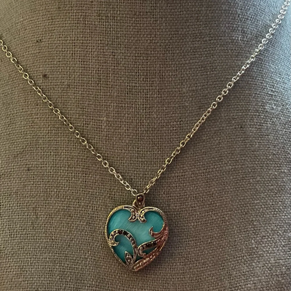 Silver toned/plated synthetic turquoise and Marcasite heart 10” love necklace.